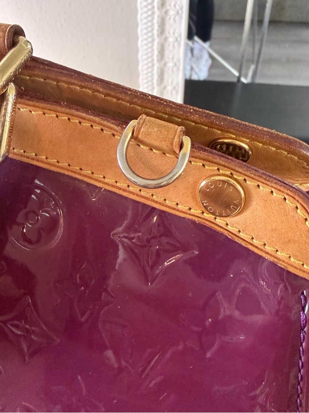 *LIKE NEW* Louis Vuitton Brea GM in Amarante Monogram Vernis Bag - Picture 4 of 17